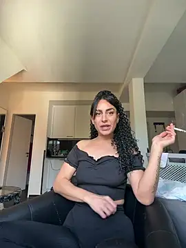 Snapshot of CurlyRouge chatting on 05-20-26, 02:23 CurlyRouge online show from 05-20-26, 02:23