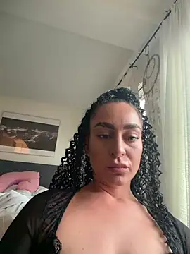 Snapshot of CurlyRouge chatting on 06-08-26, 03:34 CurlyRouge online show from 06-08-26, 03:34