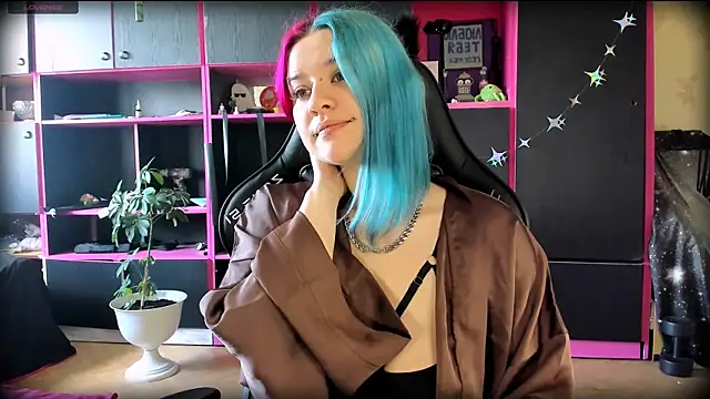 Neon Baddie online show from 07-14-26, 08:08