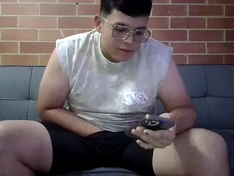 Snapshot of steef0_ chatting on 04-14-26, 05:24 steef0 online show from 04-14-26, 05:24