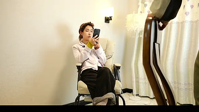 Mia--11 online show from 04-13-26, 01:38