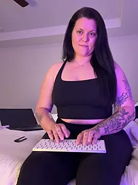 Snapshot of kittyykat767 chatting on 04-15-26, 02:29 kittyykat767 online show from 04-15-26, 02:29