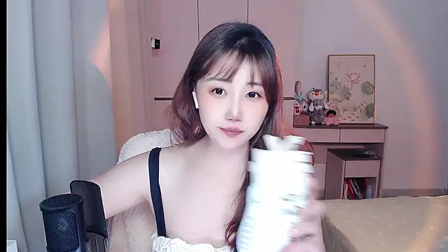 MissBunny 2026 online show from 05-12-26, 02:03
