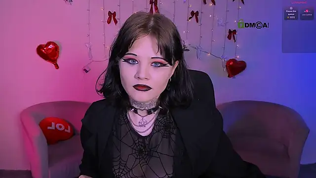 nikki kiss  online show from 04-21-26, 08:09