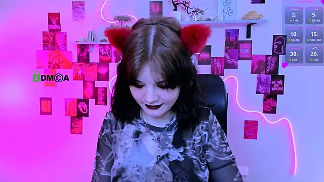 nikki kiss  online show from 05-13-26, 09:06