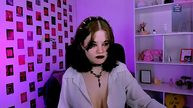 nikki kiss  online show from 07-24-26, 08:45