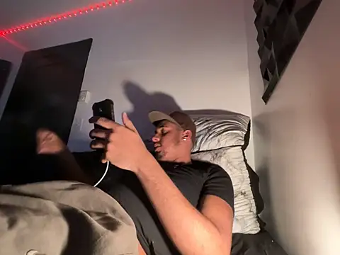 Snapshot of Dominicanboy06 chatting on 04-15-26, 06:15 Dominicanboy06 online show from 04-15-26, 06:15