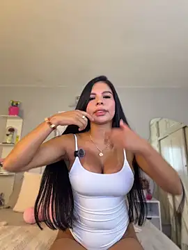 Elara Luxe online show from 05-15-26, 09:44
