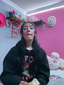 NickieCute- online show from 06-10-26, 01:39