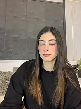 Snapshot of evelyn_hills chatting on 07-03-26, 03:29 evelyn hills online show from 07-03-26, 03:29