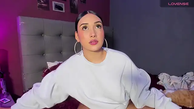 Charlotte james1 online show from 04-17-26, 12:46