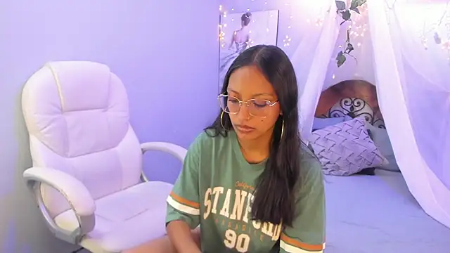 Snapshot of miel_ambar chatting on 04-21-26, 04:01 miel ambar online show from 04-21-26, 04:01