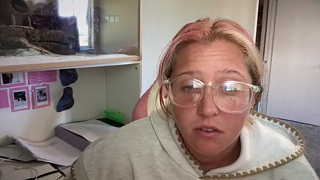 MUSCLEMOMMY1365 online show from 05-14-26, 03:30