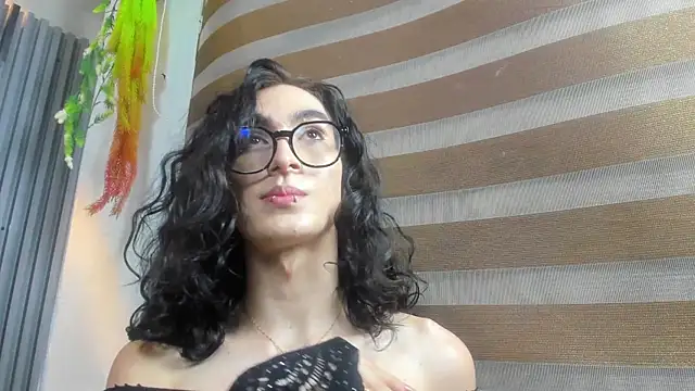 Snapshot of Shammy_rosse chatting on 06-14-26, 12:30 Shammy rosse online show from 06-14-26, 12:30