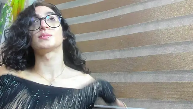 Snapshot of Shammy_rosse chatting on 06-14-26, 02:24 Shammy rosse online show from 06-14-26, 02:24