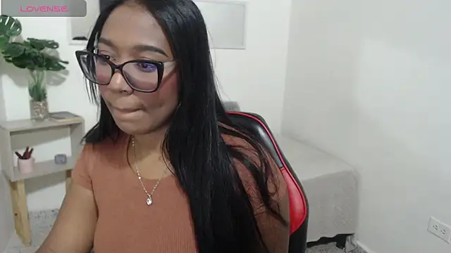 Chell Ivy online show from 04-20-26, 02:09