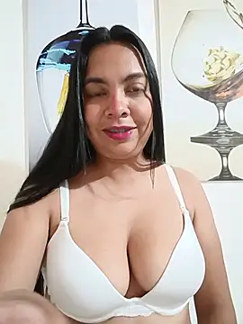 Snapshot of Silvana2927 chatting on 06-20-26, 06:49 Silvana2927 online show from 06-20-26, 06:49