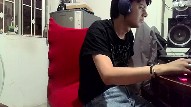 luckk  online show from 05-11-26, 05:13