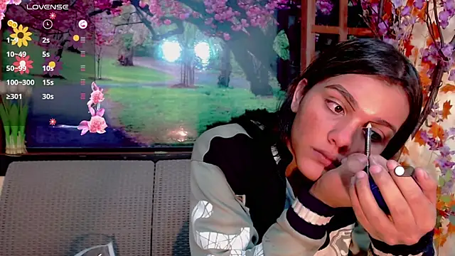Snapshot of Alejandra_montenegro chatting on 05-28-26, 10:56 Alejandra montenegro online show from 05-28-26, 10:56