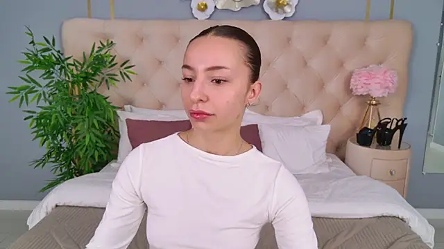 NicoleHarris online show from 05-04-26, 02:51