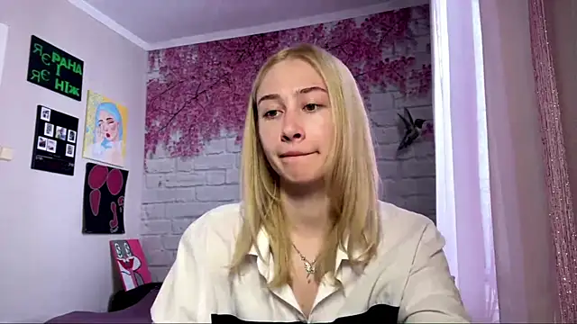 CozyPeonyy online show from 04-15-26, 12:56