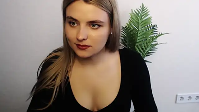 Snapshot of _shy_sabrina__ chatting on 04-15-26, 09:38 shy sabrina online show from 04-15-26, 09:38