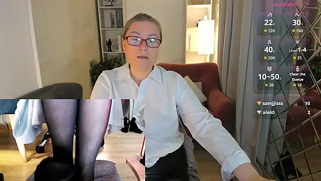 Snapshot of Alexandra_Kind chatting on 06-18-26, 08:46 Alexandra Kind online show from 06-18-26, 08:46