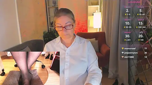 Snapshot of Alexandra_Kind chatting on 06-22-26, 03:25 Alexandra Kind online show from 06-22-26, 03:25