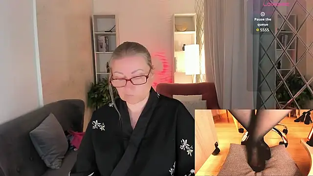 Snapshot of Alexandra_Kind chatting on 07-12-26, 11:07 Alexandra Kind online show from 07-12-26, 11:07