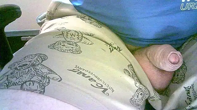 Snapshot of FantastickBombastick chatting on 04-27-26, 12:47 FantastickBombastick online show from 04-27-26, 12:47