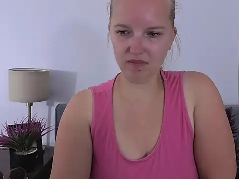 Snapshot of RoseTeacherX chatting on 07-08-26, 07:35 RoseTeacherX online show from 07-08-26, 07:35