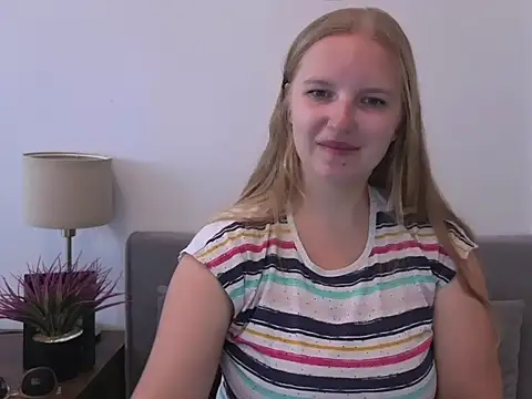 Snapshot of RoseTeacherX chatting on 07-09-26, 07:23 RoseTeacherX online show from 07-09-26, 07:23