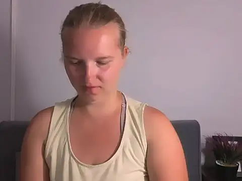 Snapshot of RoseTeacherX chatting on 07-31-26, 05:12 RoseTeacherX online show from 07-31-26, 05:12