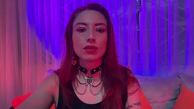 Snapshot of Queenscarlettsecret chatting on 07-11-26, 01:14 Queenscarlettsecret online show from 07-11-26, 01:14