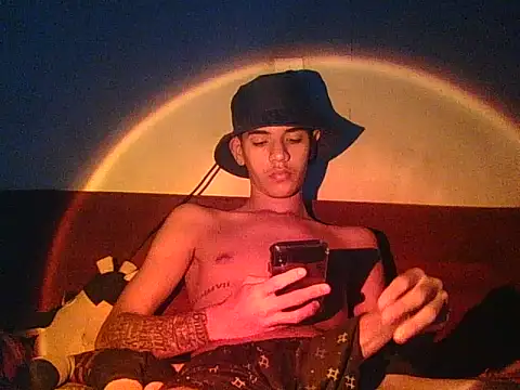 Snapshot of Kisandrel chatting on 04-22-26, 02:40 Kisandrel online show from 04-22-26, 02:40