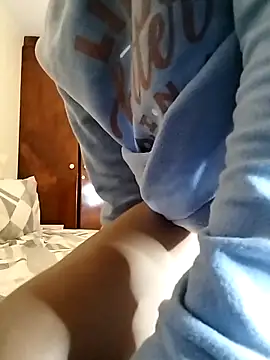 Snapshot of Slender012 chatting on 05-16-26, 11:36 Slender012 online show from 05-16-26, 11:36