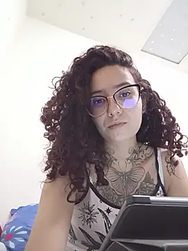 Aura Phone online show from 04-30-26, 02:29