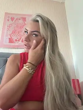 Snapshot of Naughtyhousewife_x chatting on 07-02-26, 09:48 Naughtyhousewife x online show from 07-02-26, 09:48