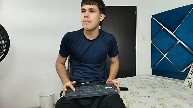 EdwinBoys online show from 06-12-26, 01:10
