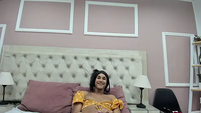 tiffanykanox online show from 04-21-26, 03:57