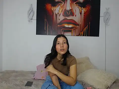 Snapshot of michellna chatting on 04-15-26, 07:43 michellna online show from 04-15-26, 07:43