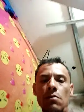 Snapshot of Wars10 chatting on 04-15-26, 03:35 Wars10 online show from 04-15-26, 03:35