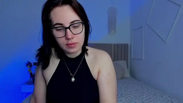 Snapshot of Shiraazsh_ chatting on 04-25-26, 05:21 Shiraazsh online show from 04-25-26, 05:21