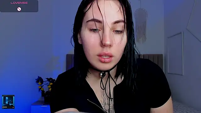 Snapshot of Shiraazsh_ chatting on 05-01-26, 10:20 Shiraazsh online show from 05-01-26, 10:20
