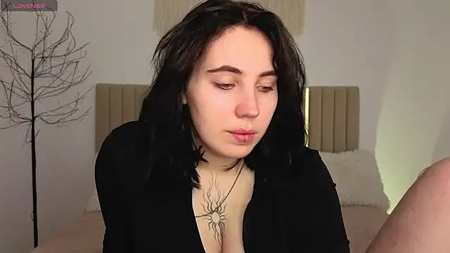 Snapshot of Shiraazsh_ chatting on 06-02-26, 09:17 Shiraazsh online show from 06-02-26, 09:17