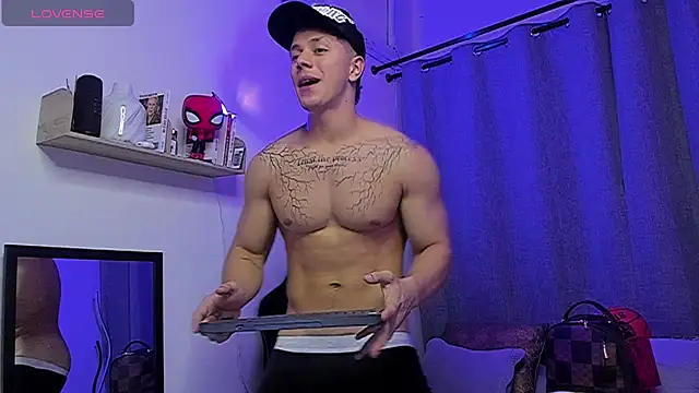 ASHTON HILS online show from 07-13-26, 03:42