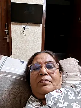 Shalini3456 online show from 04-20-26, 08:17