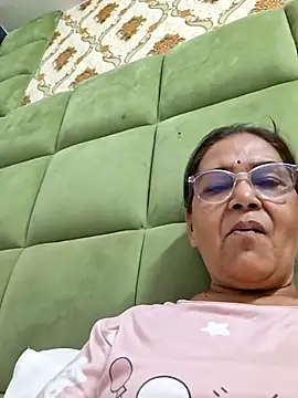 Shalini3456 online show from 05-21-26, 10:00