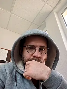 Snapshot of gayboyx77 chatting on 04-15-26, 09:38 gayboyx77 online show from 04-15-26, 09:38