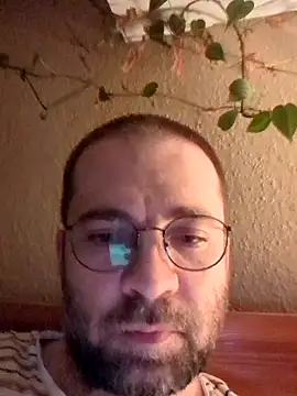 Snapshot of gayboyx77 chatting on 04-15-26, 07:58 gayboyx77 online show from 04-15-26, 07:58